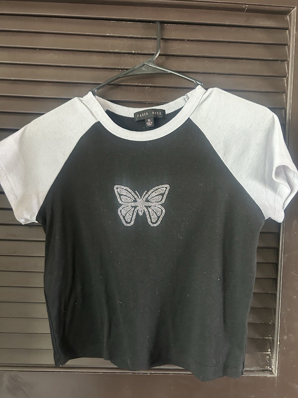 Faded Rose Women's XL Black/White Colorblock Raglan Butterfly Rhinestone Tee